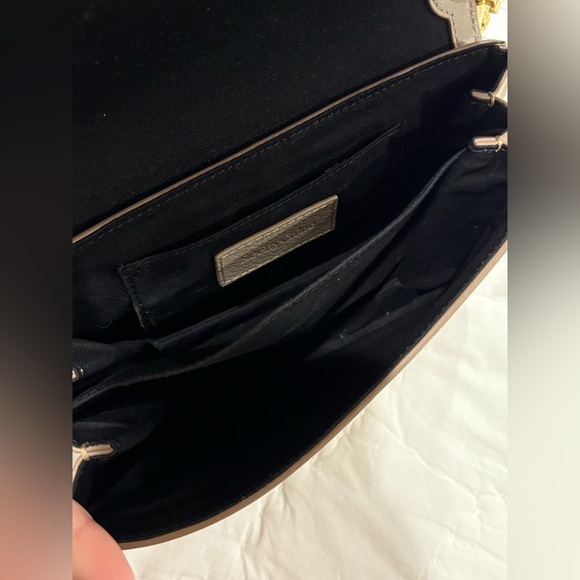 See By Chloe Small Hanna Leather Crossbody bag in Motty grey/gold - Picture 5 of 8